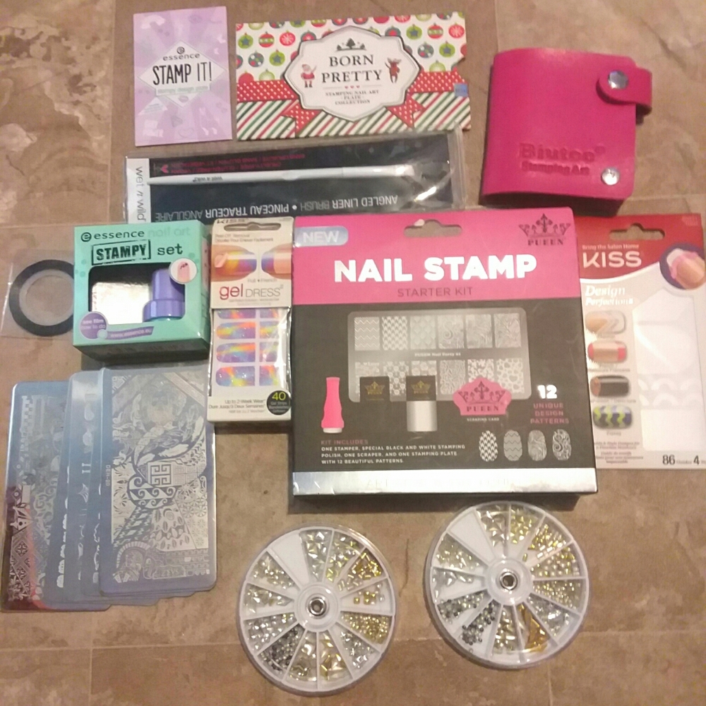 Nail art bundle/stamping kit